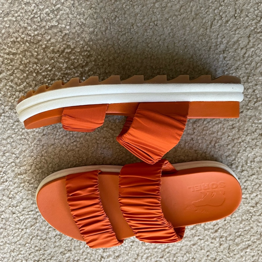 Almost new sorel sandals